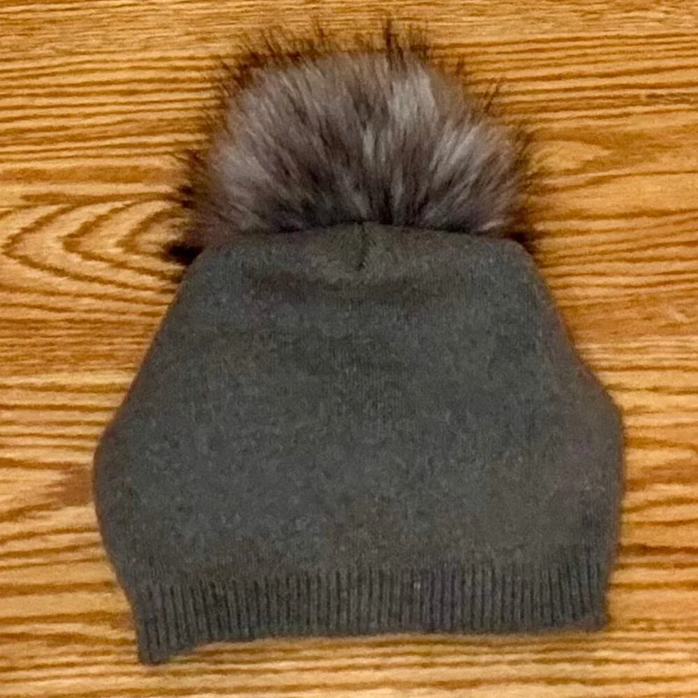 Kyi Kyi Cashmere Faux Fur Pom Pom Hat - Picture 1 of 6